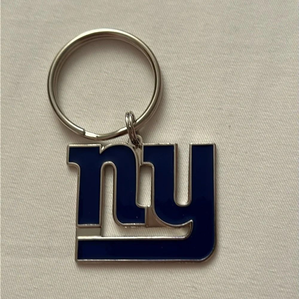 Brand New, NFL New York Giants Football Team Logo Design Enamel Chrome Key Chain